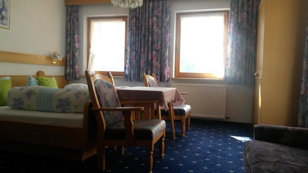 Apart Garni La Fontana Kappl  Room photo